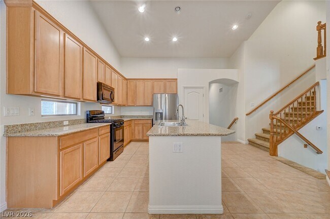 Building Photo - 5921 Altissimo St