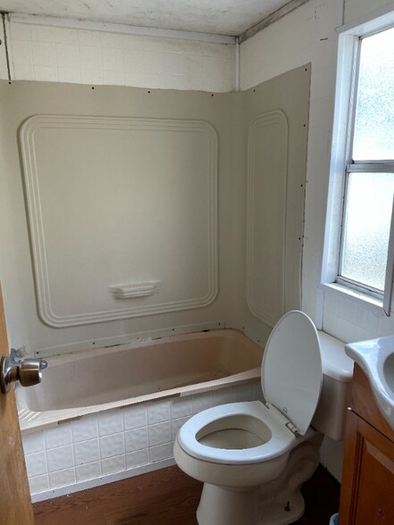 Building Photo - 3317 Pine Needle Dr