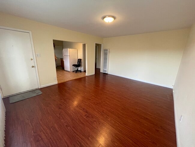 Building Photo - 1939 Hill Ave