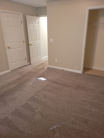 Building Photo - 604 Forest Park Ct