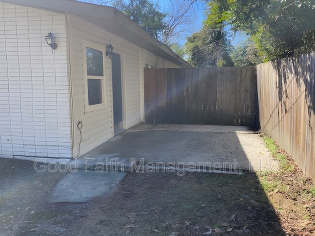 Building Photo - 2280 Darlington Dr