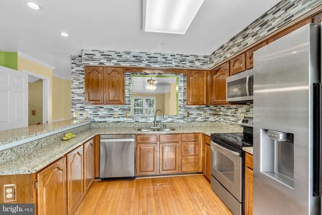 Building Photo - 9354 Sombersby Ct
