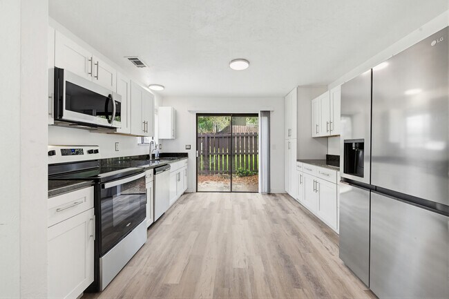 Building Photo - 7 Autumnwood Trail