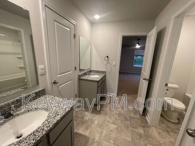 Building Photo - 532 Myrtle Crst