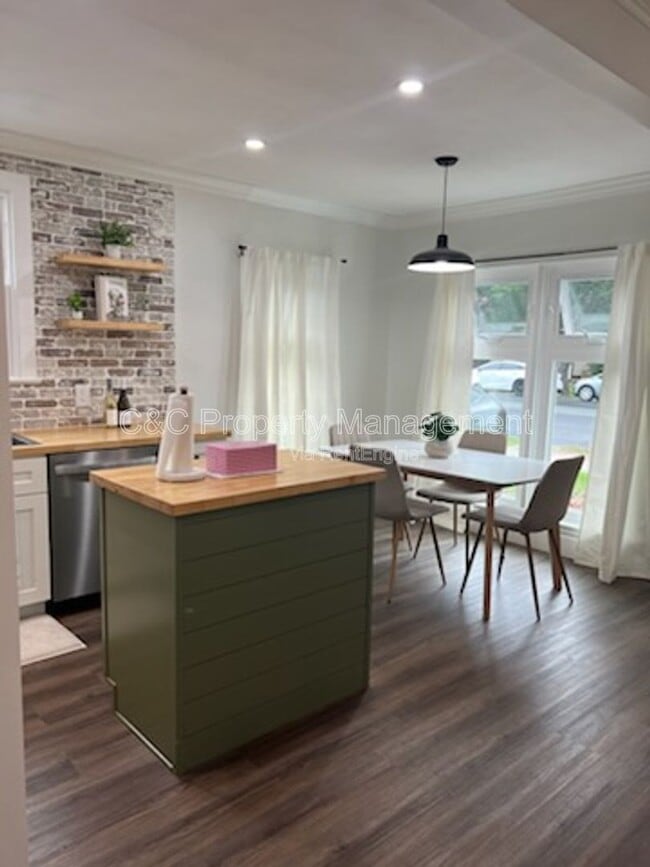 Building Photo - 59 W Castle St