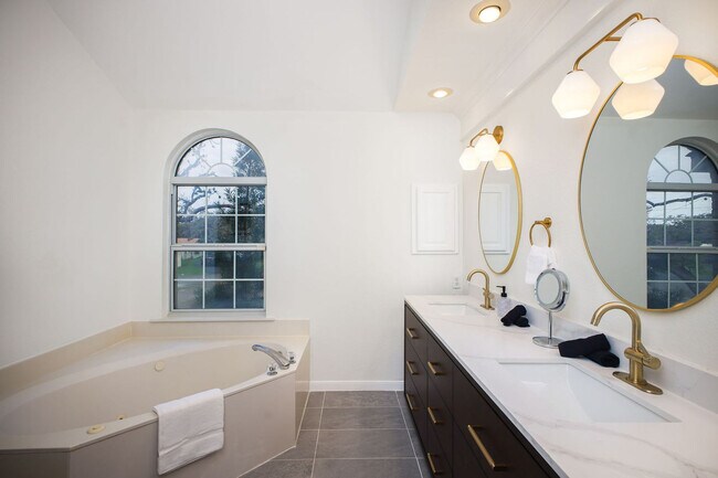 Building Photo - 6605 Countess Adria St