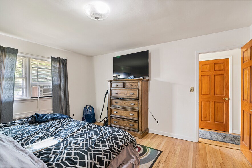 Building Photo - 479 Park Ave