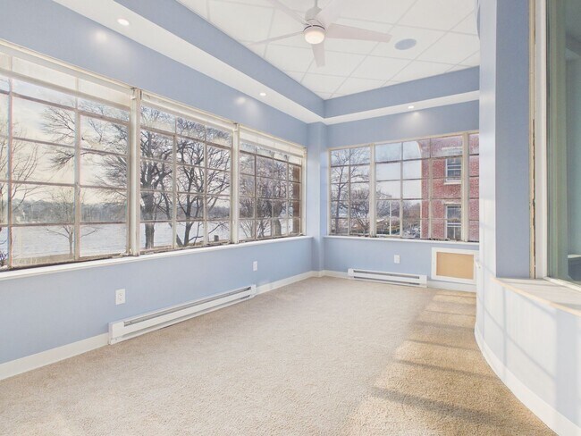 Building Photo - 1017 N Front St