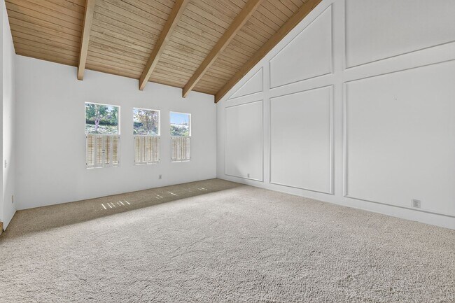 Building Photo - 5BR; 3BA Pool Home with Stunning Views in ...