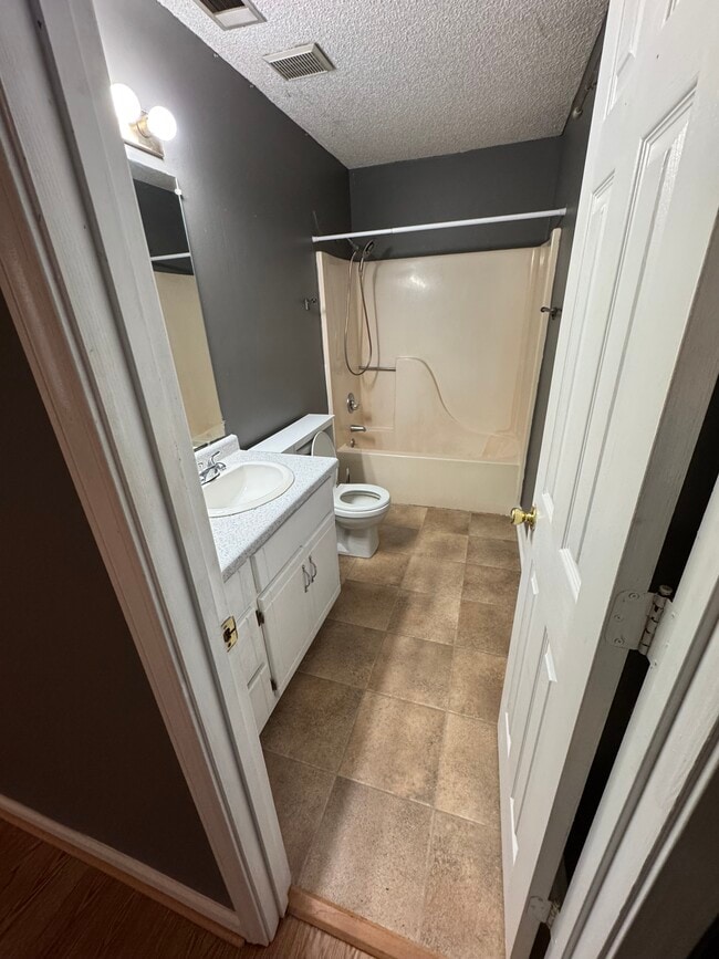 Building Photo - 133 Sterling Dr