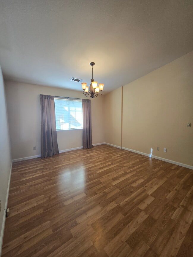 Building Photo - 1749 Bougainvillea Dr