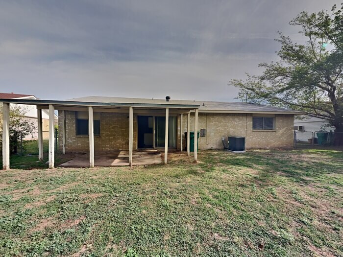 Building Photo - 116 Yorkshire Dr
