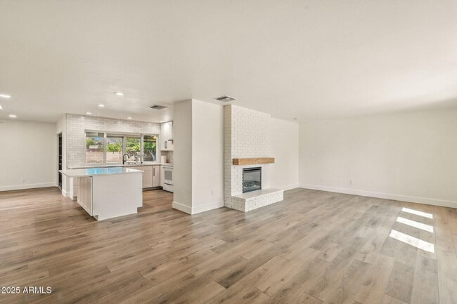 Building Photo - 9020 N 29th St