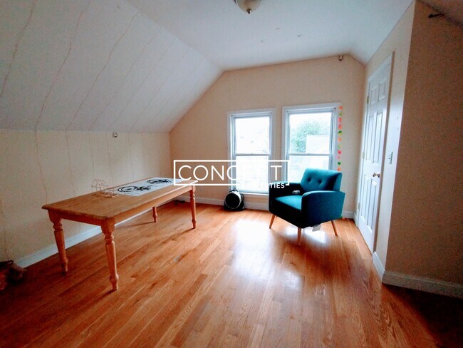 Building Photo - 24 Curtis Ave