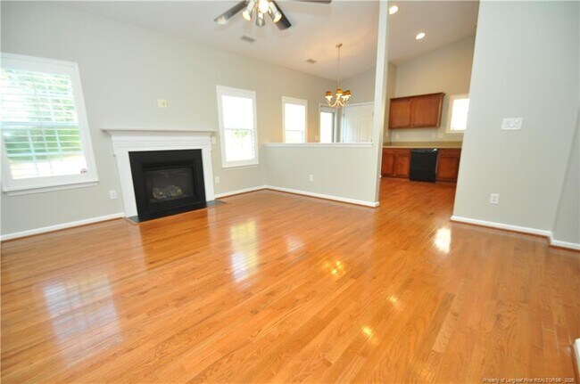 Building Photo - 248 N Honey Springs Ave