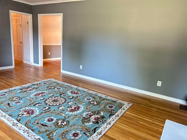 Building Photo - 1129 Meridian Dr