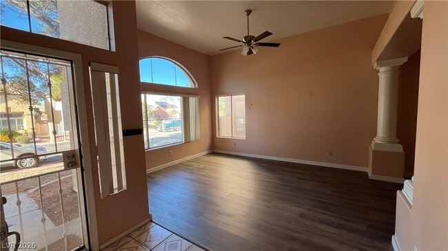 Building Photo - 2909 Calmada Ave