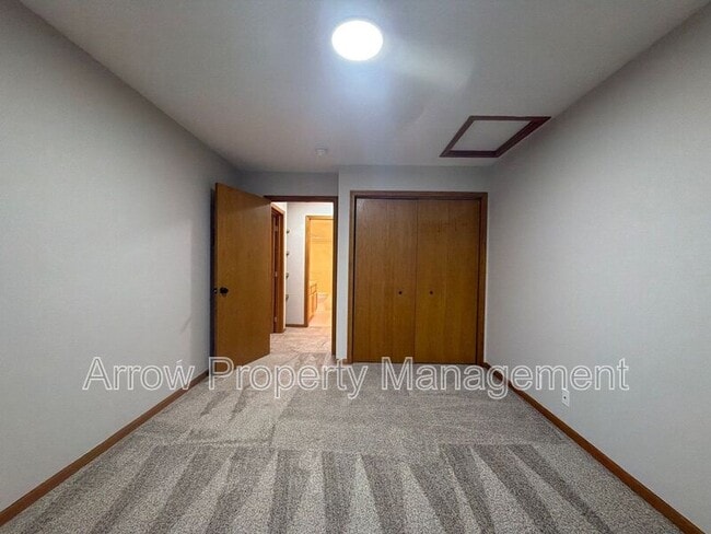 Building Photo - 1660 Swanson Dr