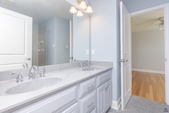 Building Photo - 100 Montview Way