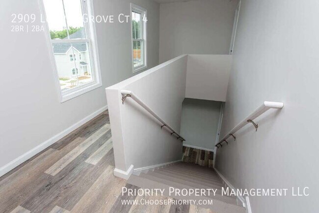 Building Photo - 2909 Locust Grv Ct