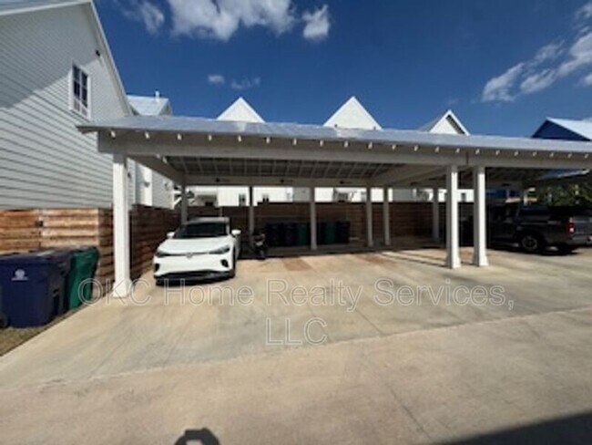Building Photo - 1078 Hangar Dr