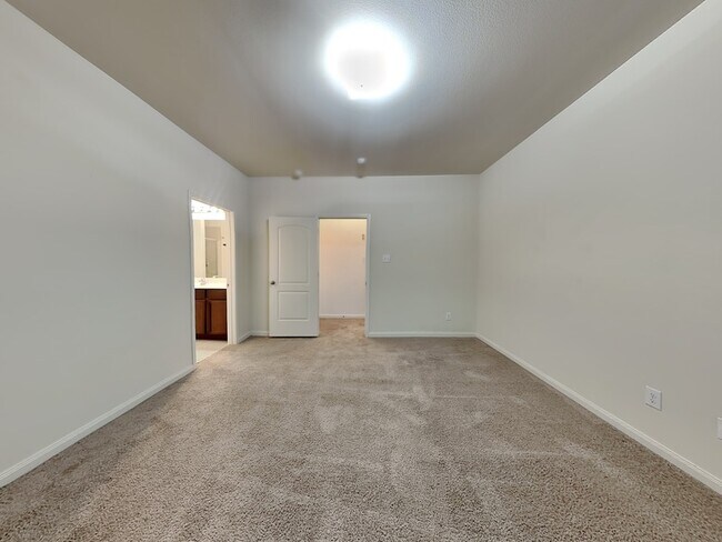 Building Photo - 6140 Nathan Creek Dr