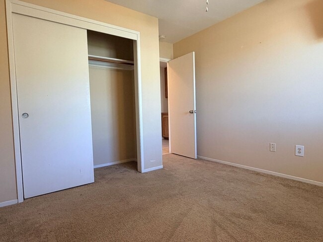 Building Photo - 3+2 w/garage and large fenced backyard