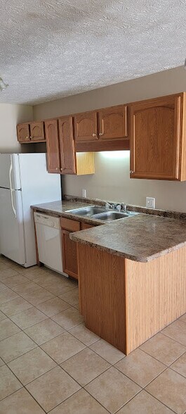 Building Photo - 61 Wedgewood Ct