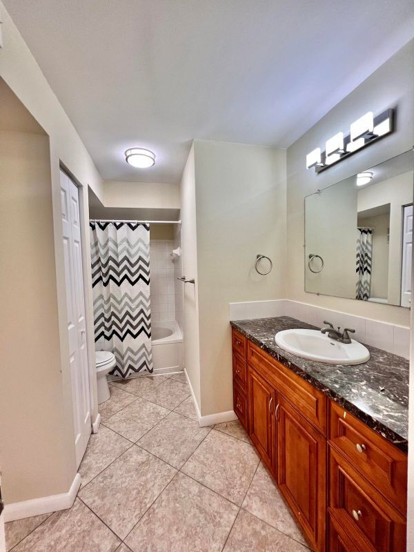 Building Photo - 4855 Via Palm Lakes