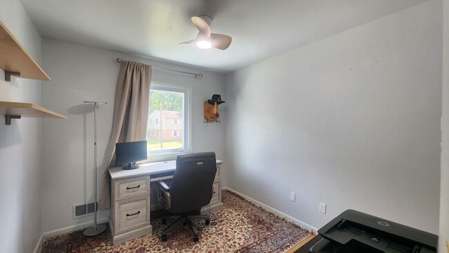 Building Photo - Wonderfully Updated Home On the Edge of Po...