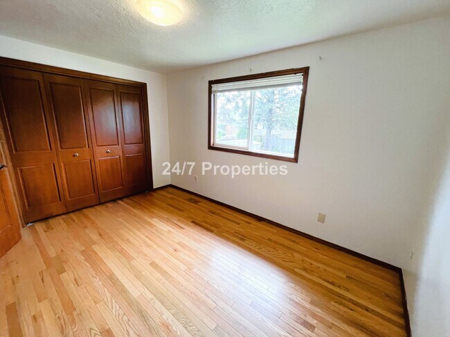 Building Photo - 2024-1102MF