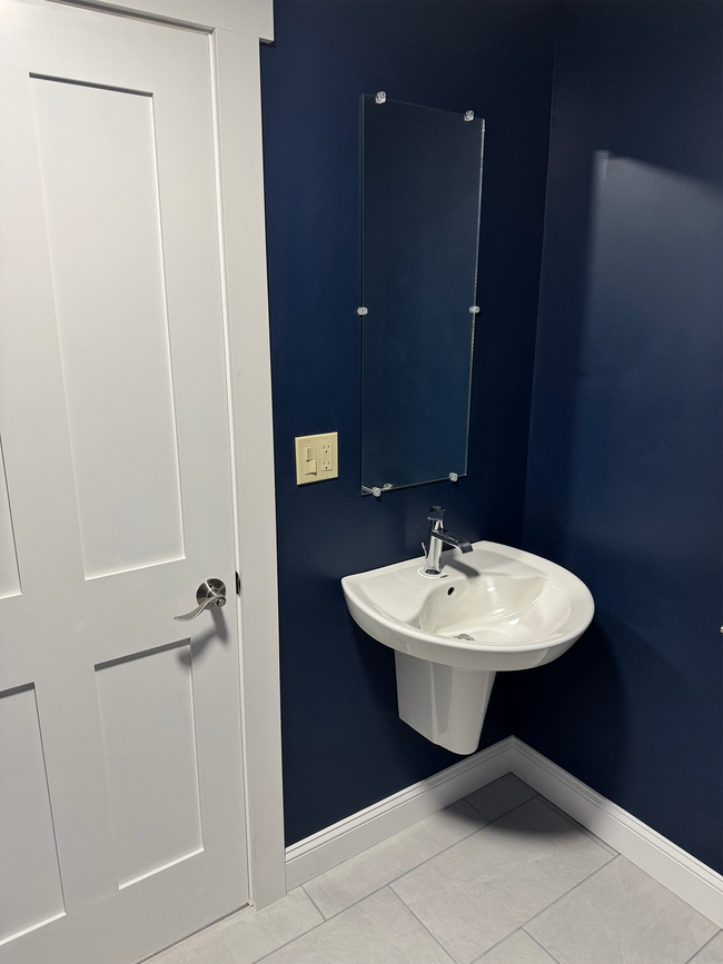 Building Photo - 251 Main St