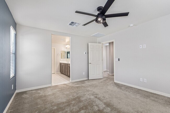 Building Photo - Spacious, Stylish, and Ready for You!