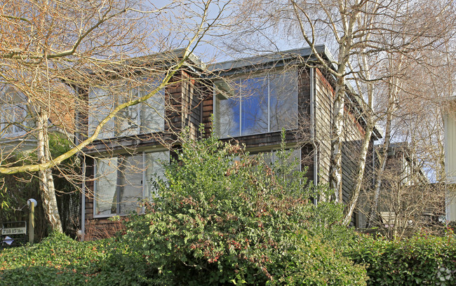 Primary Photo - Birchwood Apartments