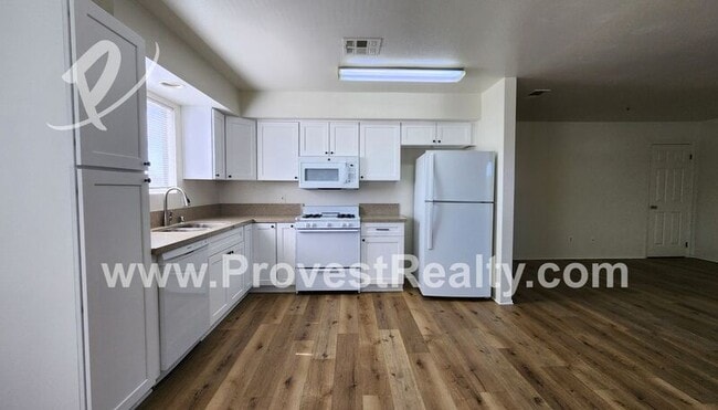 Building Photo - 16687 Zenda St