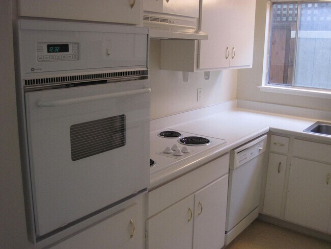 Building Photo - 306Cayuga