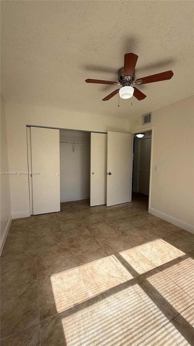 Building Photo - 1453 Lake Crystal Dr