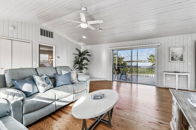 Building Photo - 7745 Manasota Key Rd