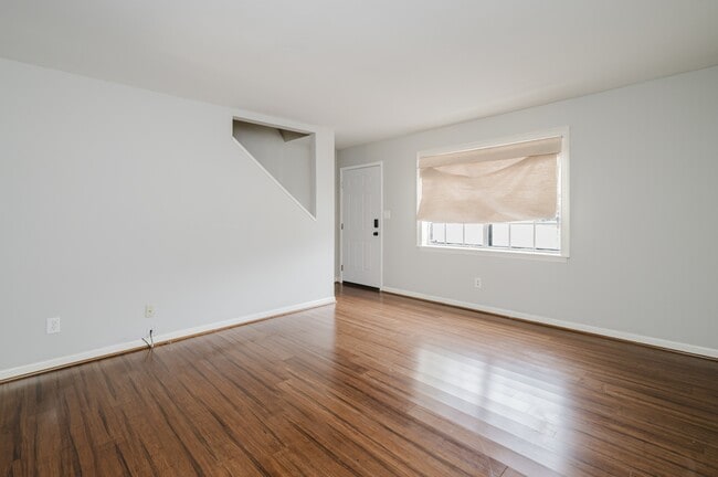 Building Photo - 2645 Southbury Cir