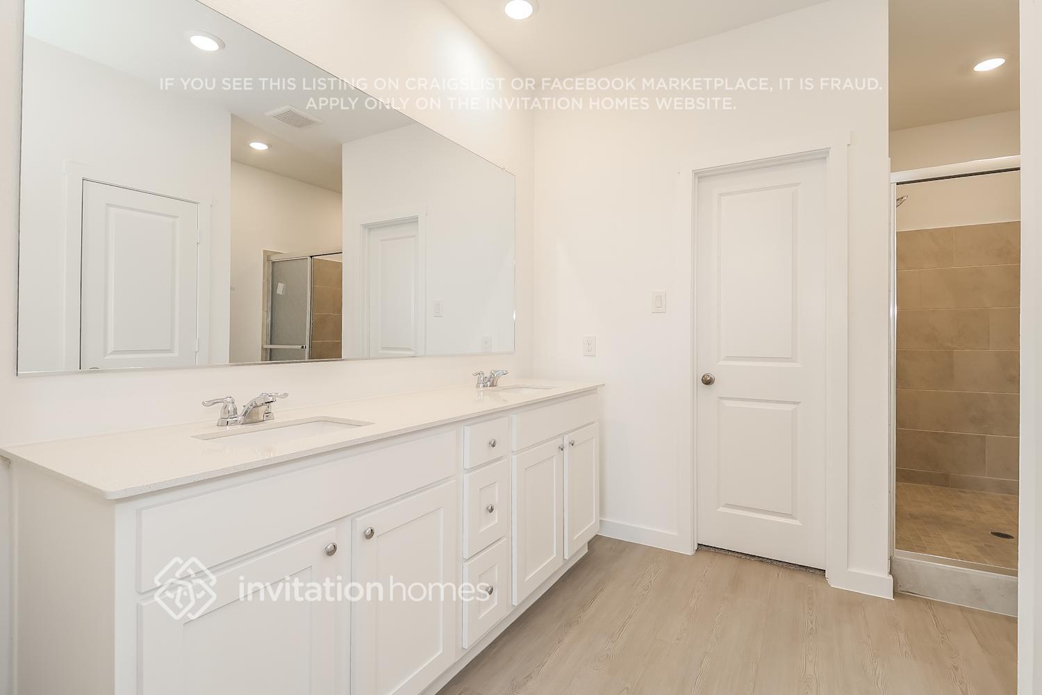 Building Photo - 320 Sedalia Trl