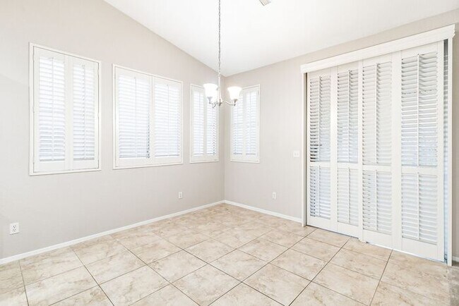 Building Photo - Spacious 2-Bedroom Henderson Home with Fireplace & Private Yard