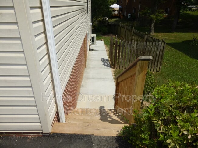Building Photo - 11603 Silverleaf Ln