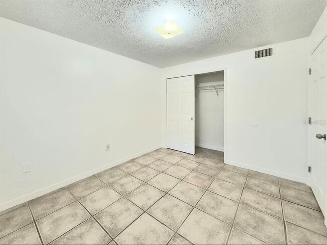 Building Photo - 1702 E Mulberry Dr