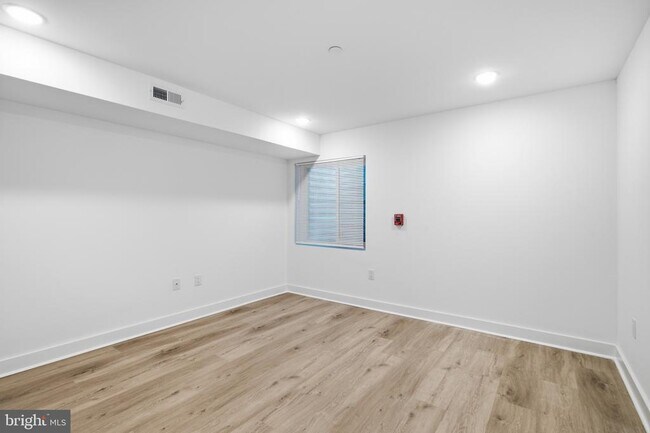 Building Photo - 2322 N 5th St