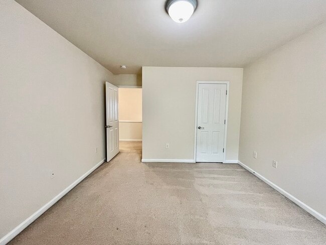 Building Photo - 1513 Corwith Dr