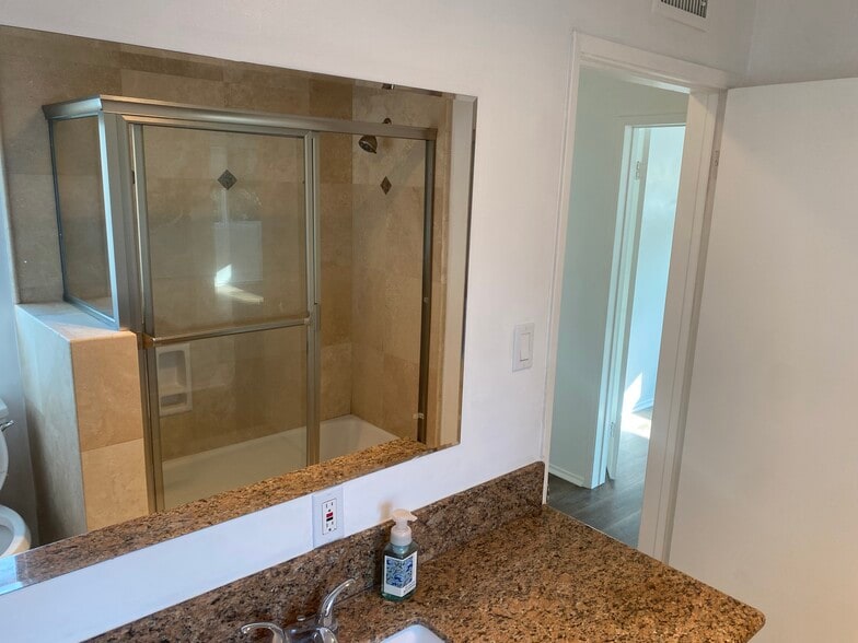 Building Photo - 6716 Pollard St