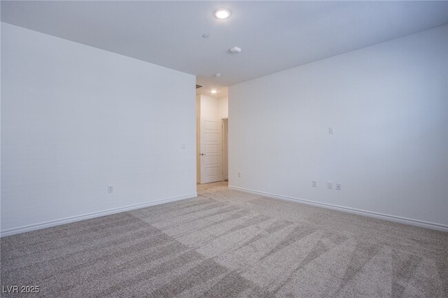 Building Photo - 2555 Hampton Rd