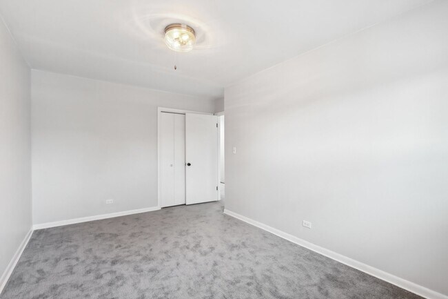 Building Photo - 414 Skokie Ct