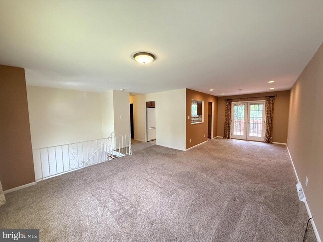 Building Photo - 11 Knollwood Dr