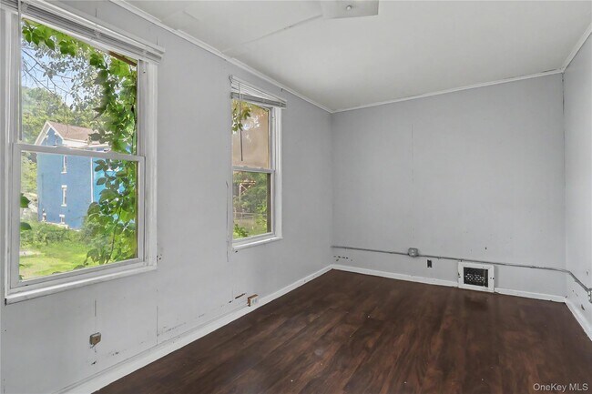 Building Photo - 39 Spruce St